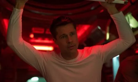 Brad-Pitt-as-Roy-McBride-in-Ad-Astra-1173361