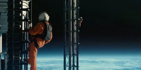 brad-pitt-just-chilling-on-this-giant-space-antenna-in-ad-astra