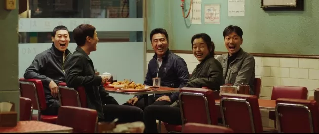 笑顔な捜査官たち